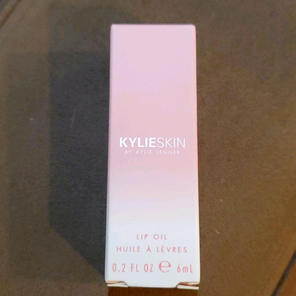 NWT KylieSkin Lip Oil